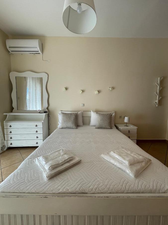 Ouranias Guesthouse Chania  Bagian luar foto